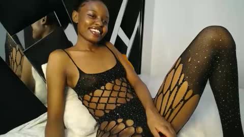 queen_sashavixen online show from March 25, 5:54 am