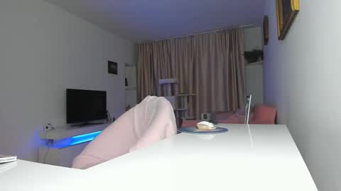  m online show from December 1, 3:32 am