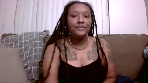 Queen Chief online show from April 12, 7:22 am