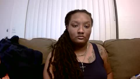 Queen Chief online show from March 17, 7:34 am