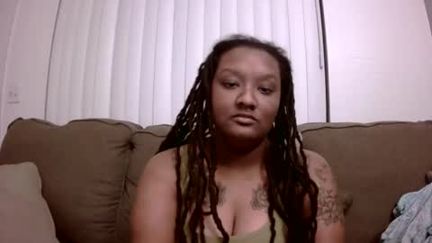 Queen Chief online show from April 15, 8:04 am