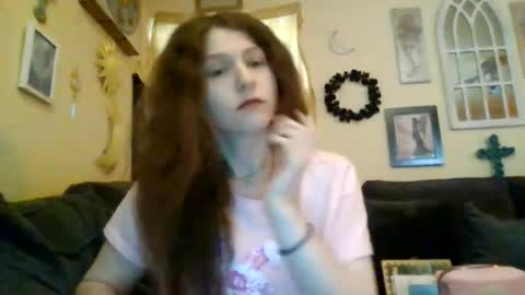 queencrimsonlvx online show from July 3, 3:23 am