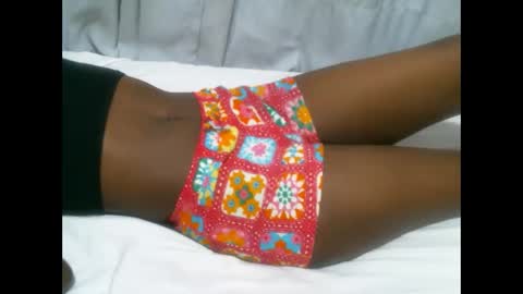 queenninaa online show from February 21, 7:20 am