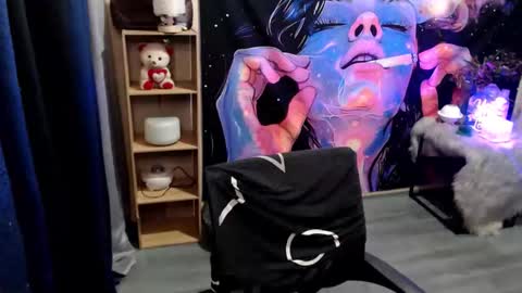 Mikka online show from November 18, 7:15 pm