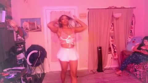 QueenOfHearts online show from February 4, 2:49 am