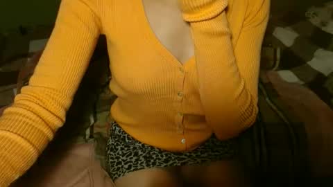 queenoftenderness online show from October 3, 10:04 pm