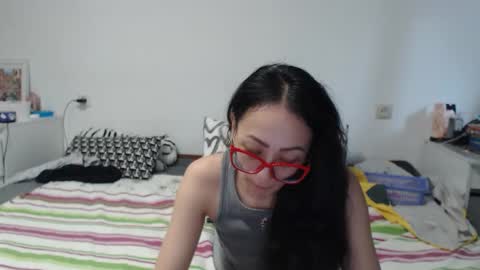 queensofiaqueen online show from April 11, 3:56 am