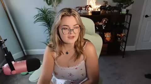 Bri online show from November 11, 5:21 pm