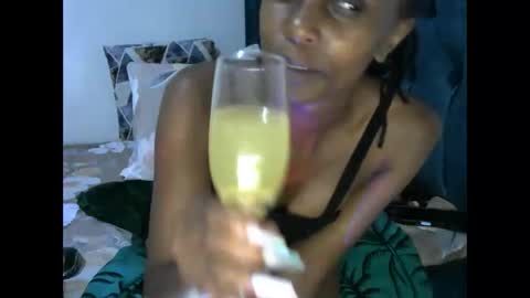 quin_z online show from November 9, 11:11 pm