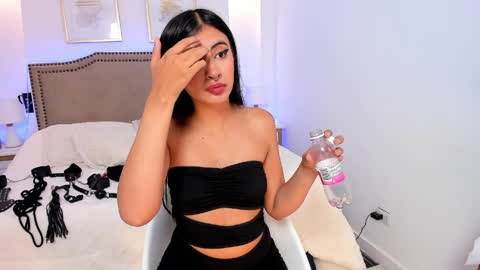 RACHEL ES online show from March 26, 9:55 am