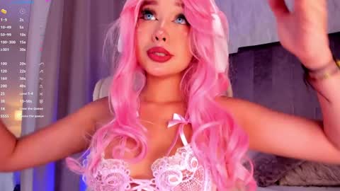 Mariana online show from April 4, 7:45 pm