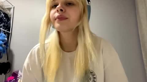 Eshly online show from April 12, 12:19 pm