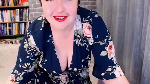 rainbowladyy online show from October 7, 5:23 am