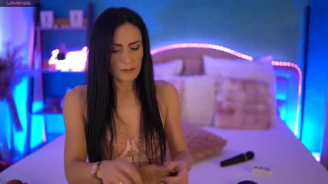 RaisaVawn online show from April 9, 9:04 am