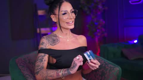 Raquelle online show from February 3, 4:10 pm