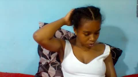 rasoelysca online show from January 6, 6:33 pm