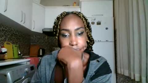 ravenbby online show from May 12, 8:37 pm