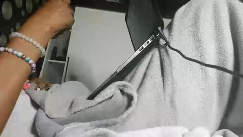 ravenbby online show from March 17, 2:43 pm