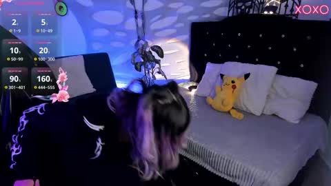 ravencollen online show from October 31, 3:38 pm