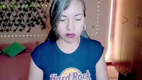 Rebbeca online show from November 22, 10:18 am