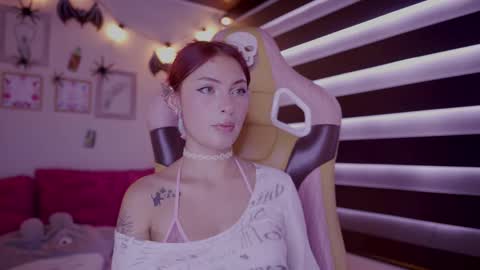 Snapshot of rebecah_1 chatting on October 10, 5:40 pm Rebeca  online show from October 10, 5:40 pm