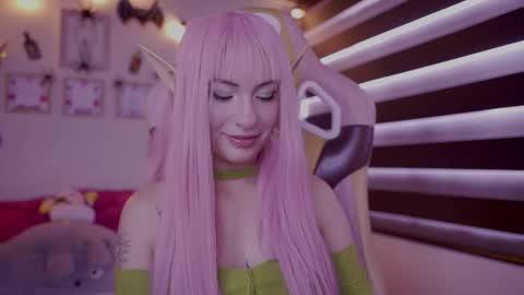 Snapshot of rebecah_1 chatting on October 9, 5:39 pm Rebeca  online show from October 9, 5:39 pm