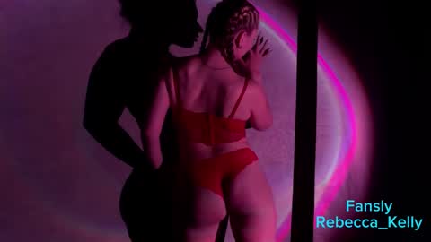 rebecca_____ online show from December 1, 2:04 am