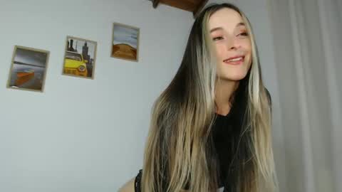 Snapshot of rebecca_johonsonn chatting on February 14, 1:23 am Becca Johnsoon online show from February 14, 1:23 am