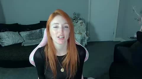 Snapshot of red_firesquirt chatting on December 9, 2:39 pm Red -  online show from December 9, 2:39 pm