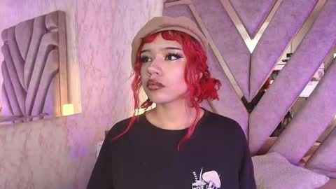 red_pandaa online show from November 13, 4:22 am