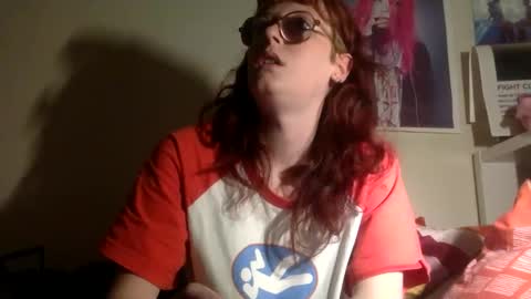 redcassie666 online show from April 15, 7:25 pm