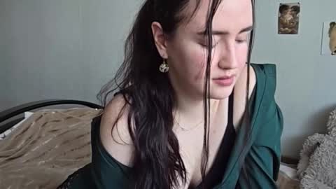 redginbluebersky online show from March 28, 9:53 am