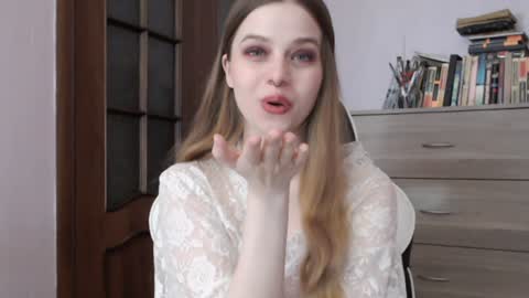 Snapshot of redhead_rabbit chatting on January 2, 3:26 am Lily online show from January 2, 3:26 am