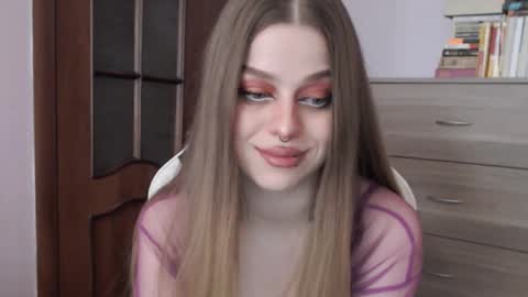 Snapshot of redhead_rabbit chatting on September 20, 2:32 am Lily online show from September 20, 2:32 am