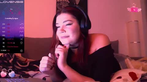 Snapshot of redyari chatting on December 6, 10:51 pm Red online show from December 6, 10:51 pm