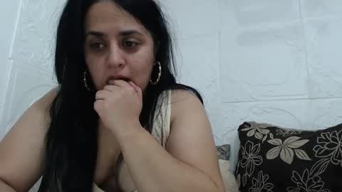 Reea online show from November 9, 7:43 pm