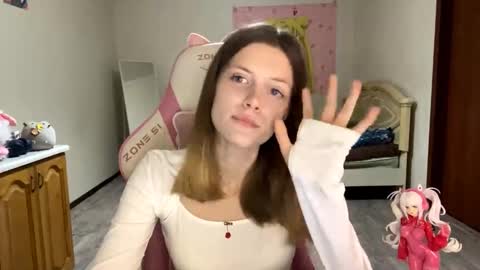 Lucy online show from September 28, 6:35 pm