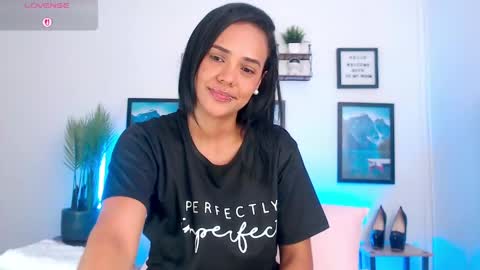 regina1819 online show from April 15, 1:17 am