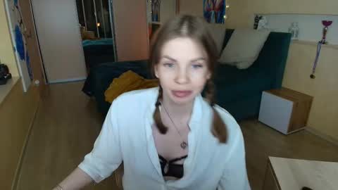 Snapshot of reginasparkle chatting on October 7, 7:40 pm Regina online show from October 7, 7:40 pm