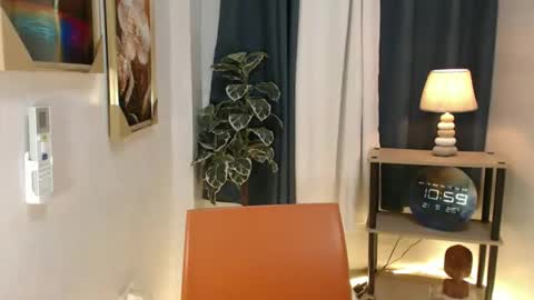 regine online show from February 3, 2:53 am