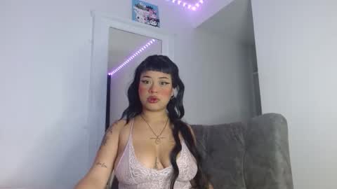 Snapshot of reina_reina chatting on October 21, 11:31 pm reina_reina online show from October 21, 11:31 pm