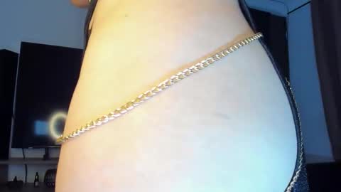 Snapshot of renatajones7 chatting on October 25, 5:37 am Renata online show from October 25, 5:37 am