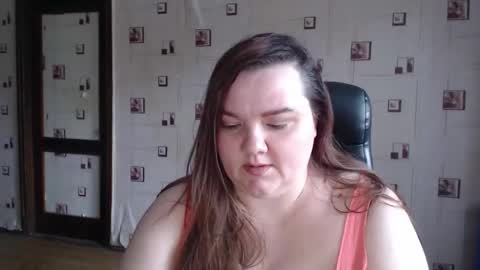 renataoia online show from February 17, 11:53 am