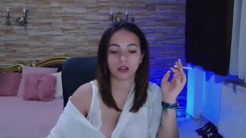 Snapshot of renesmesweet chatting on December 6, 9:10 am renesmesweet online show from December 6, 9:10 am