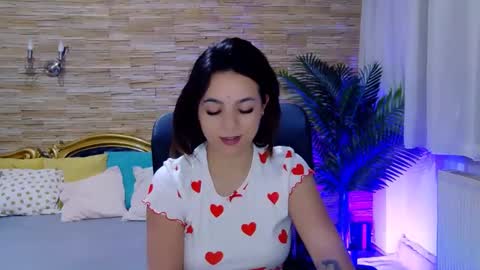 Snapshot of renesmesweet chatting on February 21, 9:01 am renesmesweet online show from February 21, 9:01 am