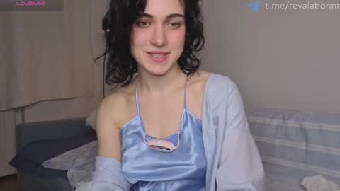 Ewiwi online show from March 15, 6:43 pm