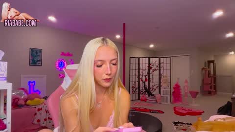 ria  online show from November 18, 3:40 am