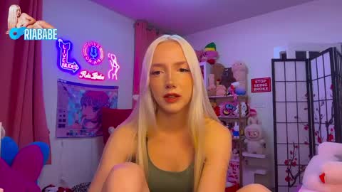 ria  online show from April 14, 3:06 am