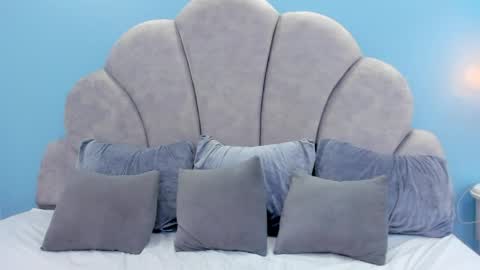 riley_dolly online show from May 31, 5:24 am