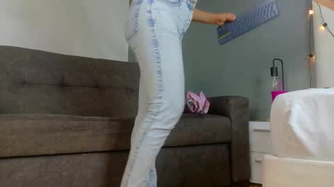 RIRI  online show from February 23, 7:46 pm